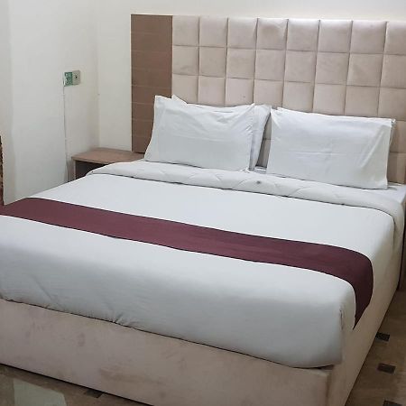 Hotel Sherition 1 Лахор Экстерьер фото