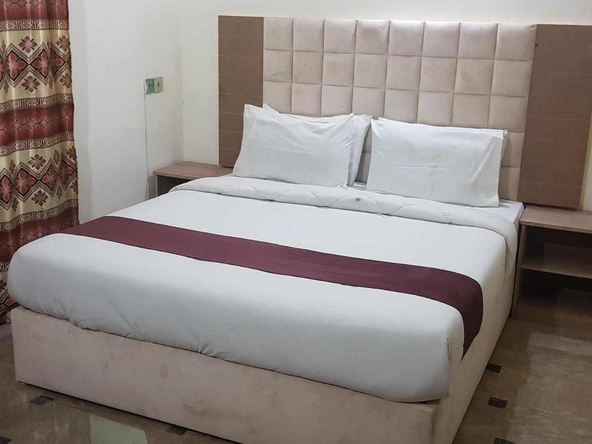 Hotel Sherition 1 Лахор Экстерьер фото